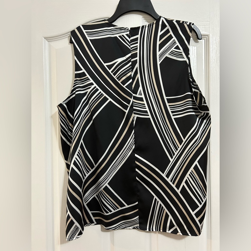 Worthington Black and White Geometric Top